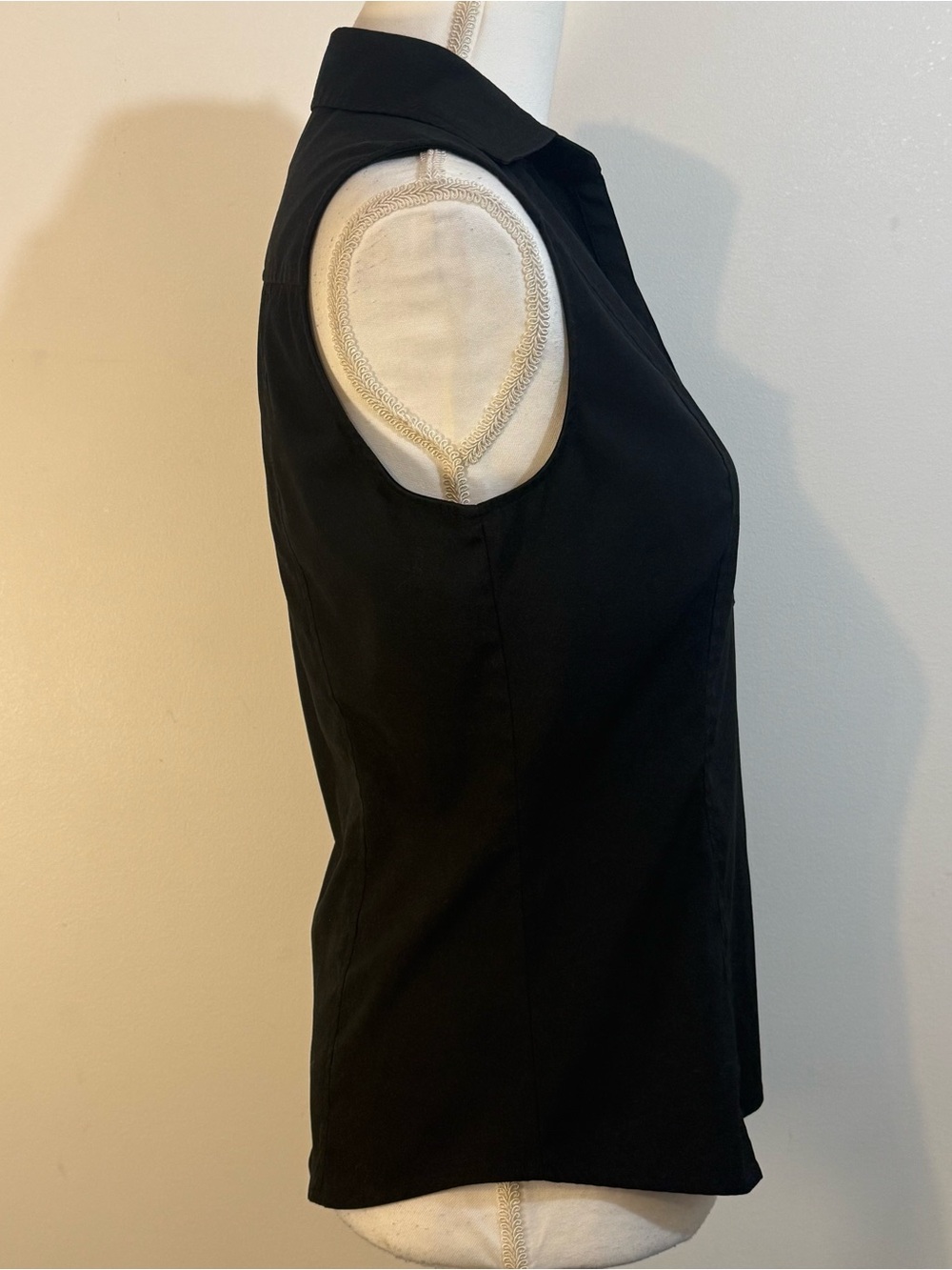Express Stretch Black Sleeveless Split Neck Top Women’s Size 6 Career Office Top - Picture 2 of 9